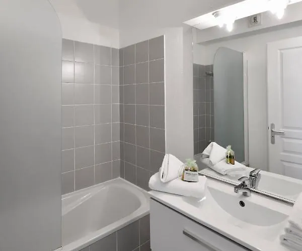 Hotel Le Jardin De Babylone Réservé Aux Couples Uniquement Agde