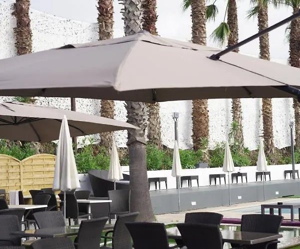 Le Jardin De Babylone Réservé Aux Couples Uniquement 4*